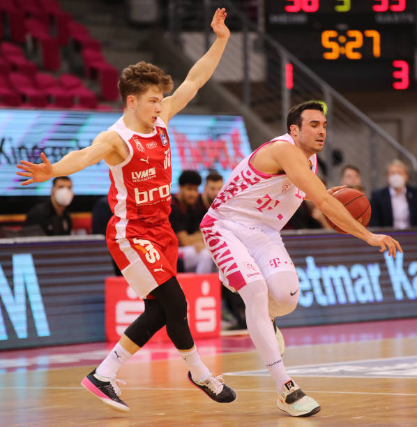 前锋获得稳 前锋获得稳