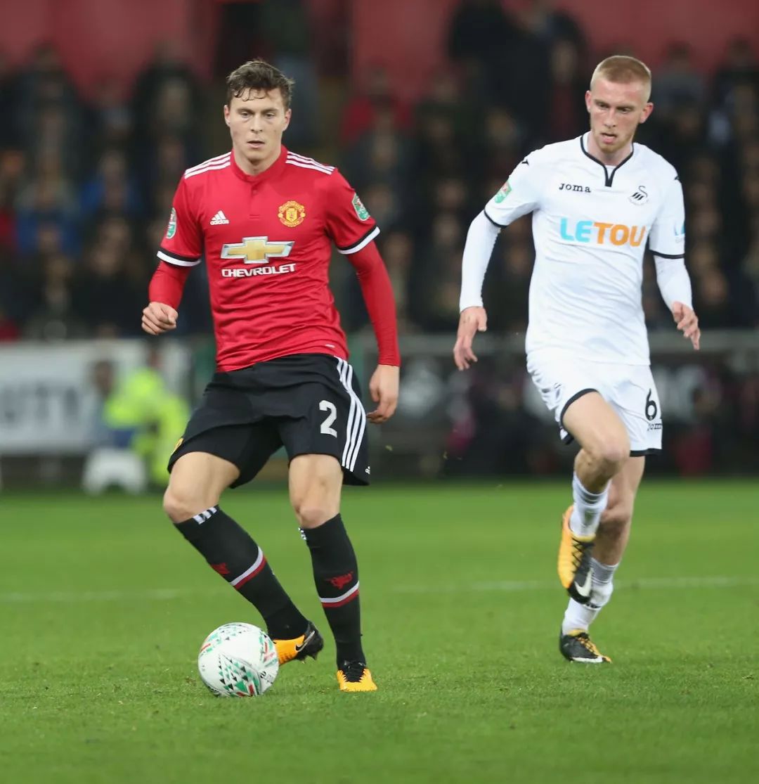 通过与队友 通过与队友