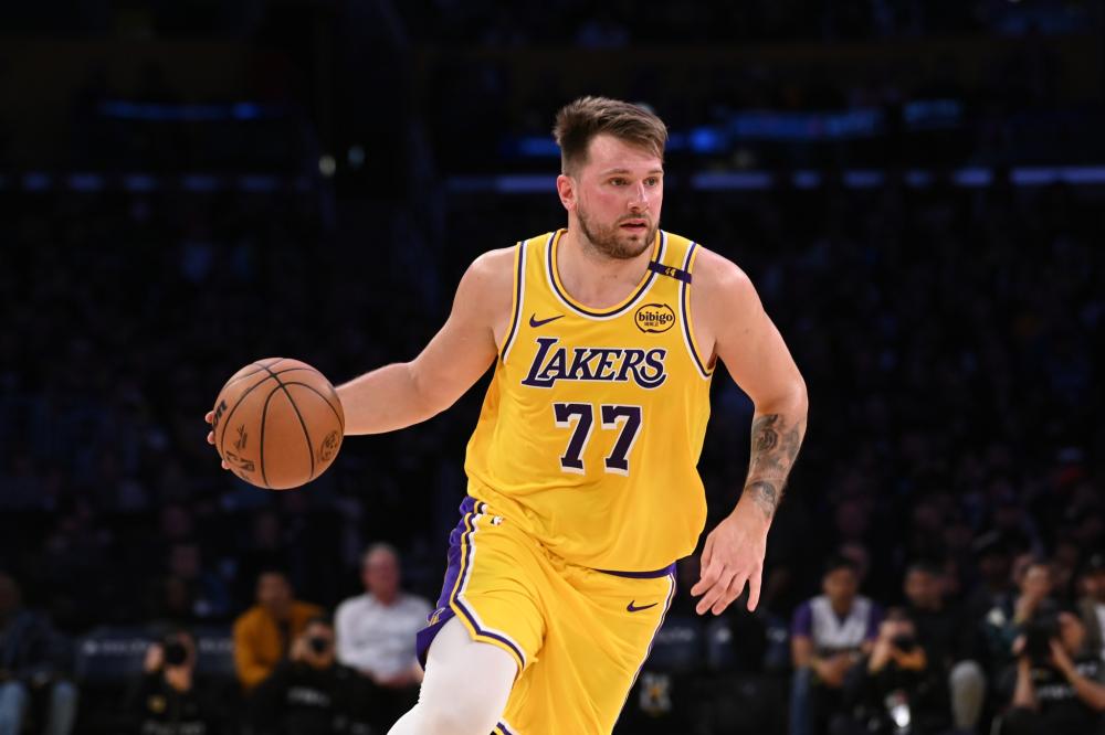 两队的首发 两队的首发